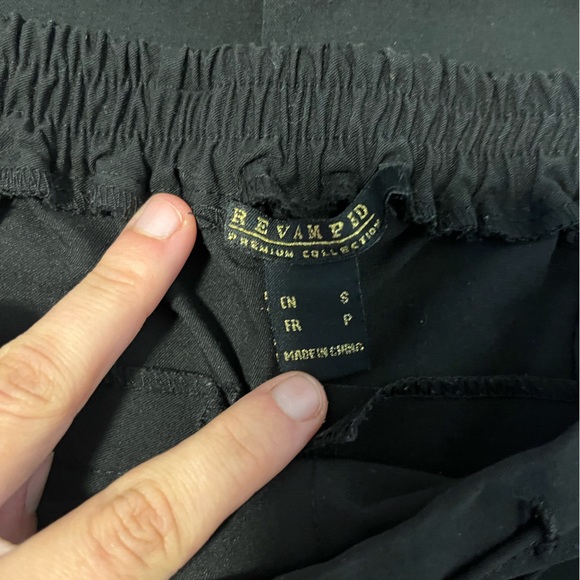 Revamped - small, black, business-casual jogger pant. - Picture 5 of 5